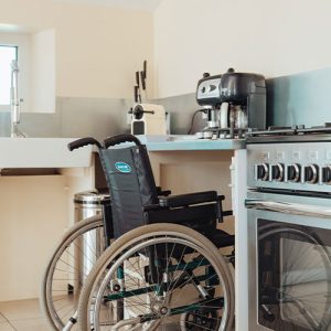 Cuisine adapté PMR handicapé en fauteuil roulant du gîte Les clés du Chant Vendée